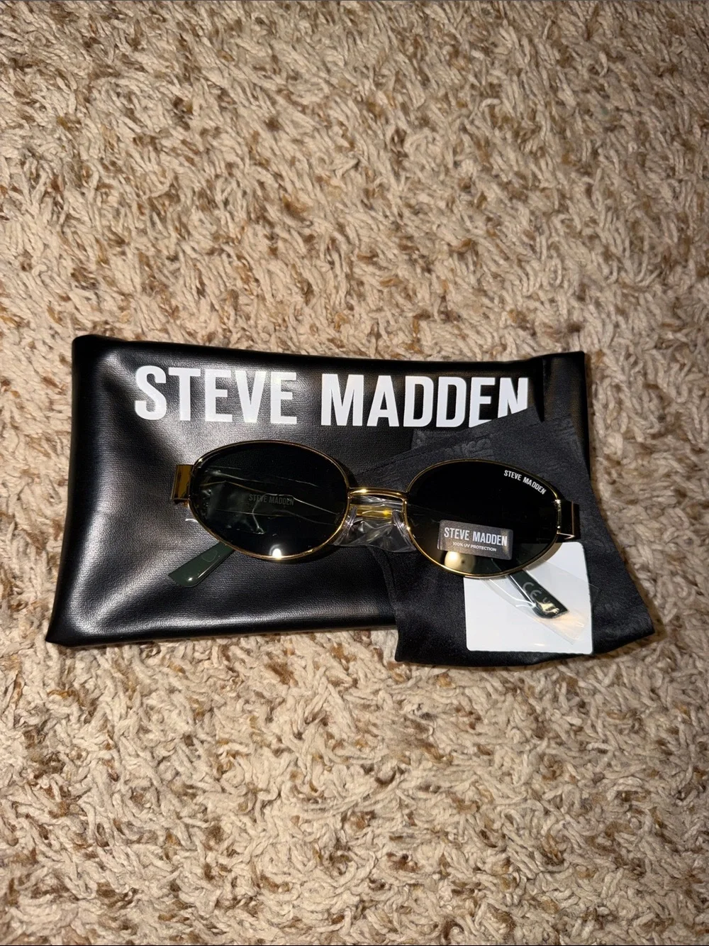 NEW Steve Madden Gold Frame Sunglasses with Black Lenses